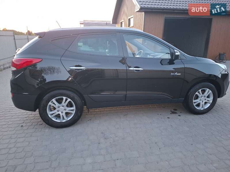 Позашляховик / Кросовер Hyundai ix35 2013 в Сарнах