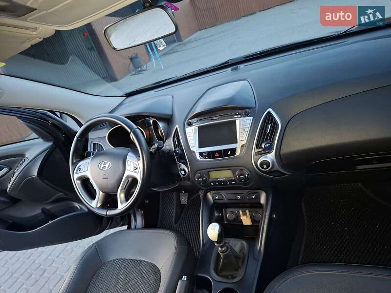 Позашляховик / Кросовер Hyundai ix35 2013 в Сарнах