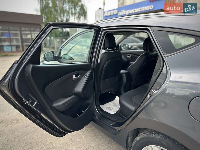 Внедорожник / Кроссовер Hyundai ix35 2011 в Сумах