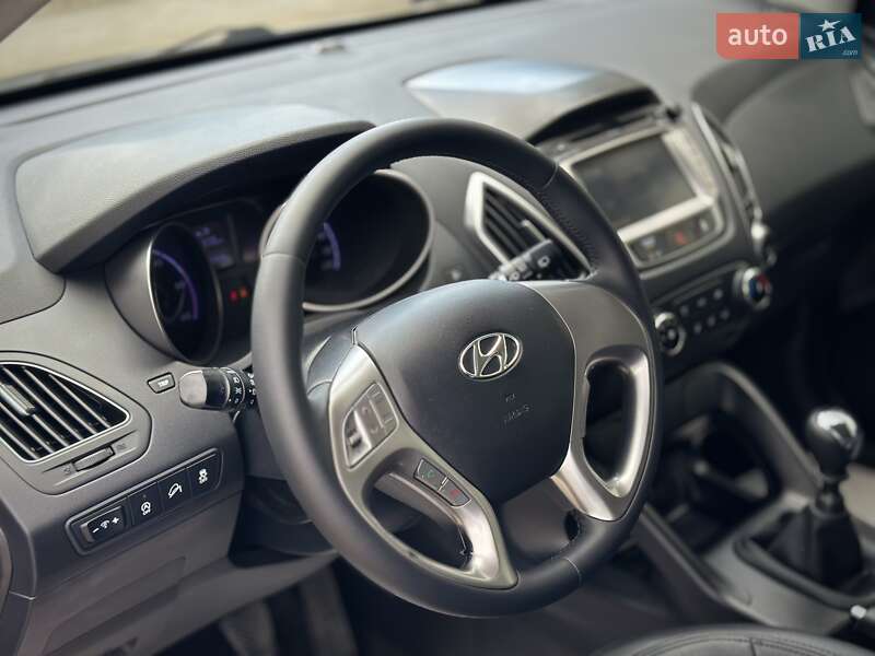 Внедорожник / Кроссовер Hyundai ix35 2011 в Сумах