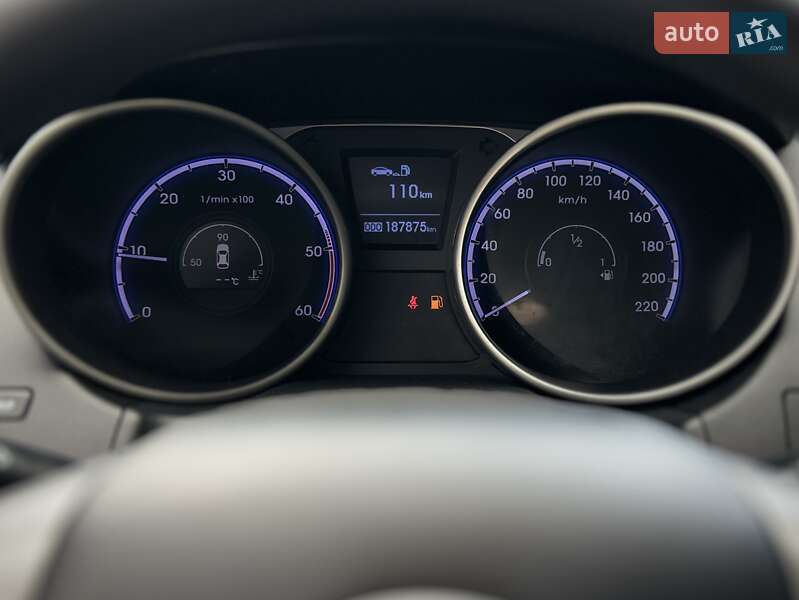 Внедорожник / Кроссовер Hyundai ix35 2011 в Сумах