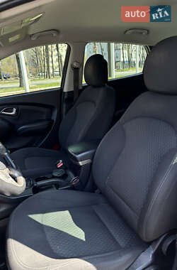Позашляховик / Кросовер Hyundai ix35 2013 в 