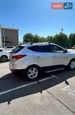 Позашляховик / Кросовер Hyundai ix35 2012 в 