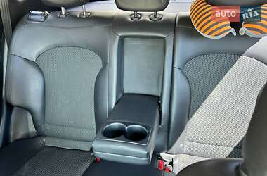 Позашляховик / Кросовер Hyundai ix35 2012 в 