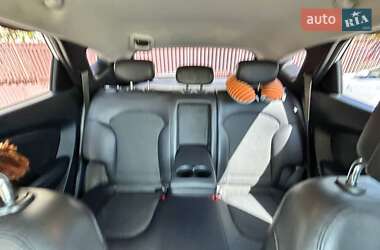 Позашляховик / Кросовер Hyundai ix35 2012 в 