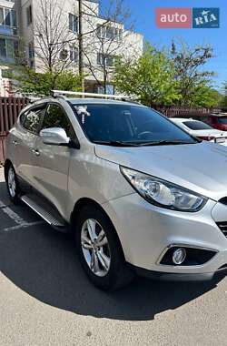 Позашляховик / Кросовер Hyundai ix35 2012 в 