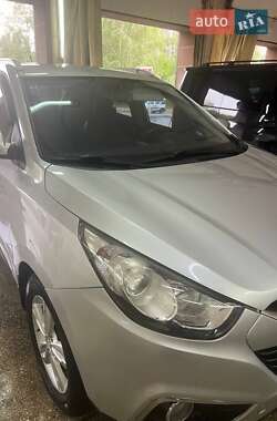 Позашляховик / Кросовер Hyundai ix35 2011 в 