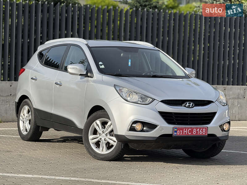 Внедорожник / Кроссовер Hyundai ix35 2011 в 