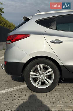 Внедорожник / Кроссовер Hyundai ix35 2011 в 