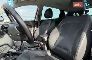 Внедорожник / Кроссовер Hyundai ix35 2011 в 