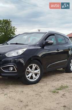 Внедорожник / Кроссовер Hyundai ix35 2010 в Каменке-Бугской