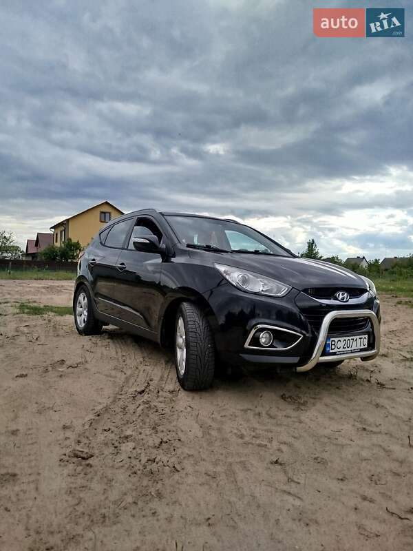 Внедорожник / Кроссовер Hyundai ix35 2010 в Каменке-Бугской