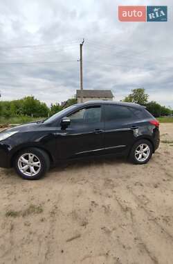 Внедорожник / Кроссовер Hyundai ix35 2010 в 