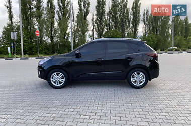 Внедорожник / Кроссовер Hyundai ix35 2010 в 