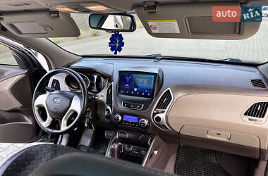 Внедорожник / Кроссовер Hyundai ix35 2010 в 