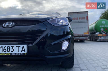 Внедорожник / Кроссовер Hyundai ix35 2010 в 