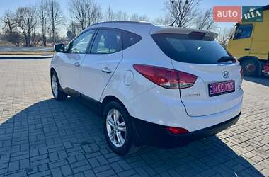 Внедорожник / Кроссовер Hyundai ix35 2012 в 