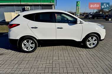 Внедорожник / Кроссовер Hyundai ix35 2012 в 