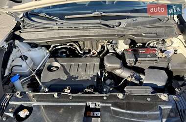 Внедорожник / Кроссовер Hyundai ix35 2012 в 