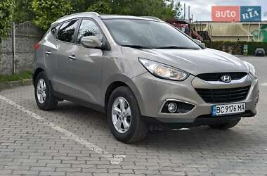Внедорожник / Кроссовер Hyundai ix35 2010 в 