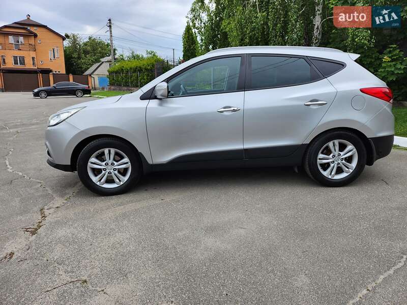 Позашляховик / Кросовер Hyundai ix35 2010 в Києві
