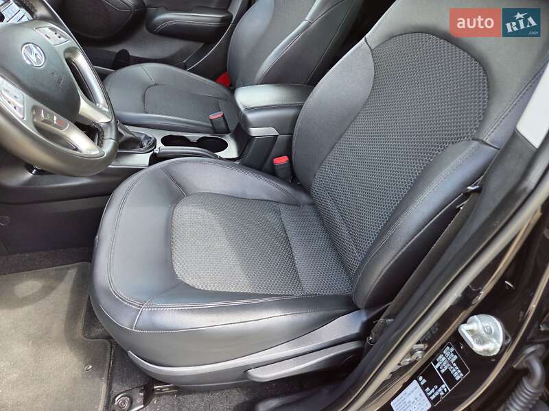 Внедорожник / Кроссовер Hyundai ix35 2012 в Харькове
