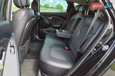 Внедорожник / Кроссовер Hyundai ix35 2012 в 