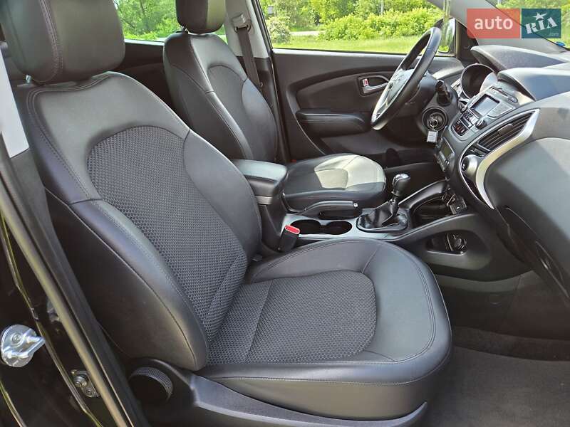 Внедорожник / Кроссовер Hyundai ix35 2012 в Харькове