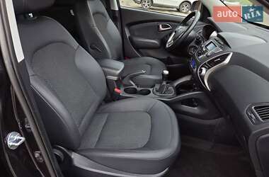 Внедорожник / Кроссовер Hyundai ix35 2011 в 