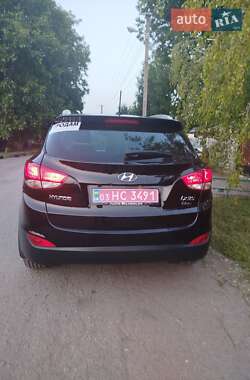 Внедорожник / Кроссовер Hyundai ix35 2012 в 