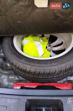 Внедорожник / Кроссовер Hyundai ix35 2012 в 