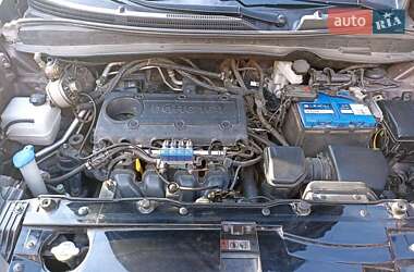 Внедорожник / Кроссовер Hyundai ix35 2012 в 