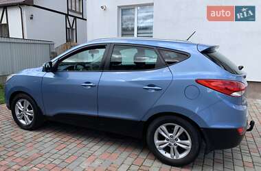 Позашляховик / Кросовер Hyundai ix35 2012 в 