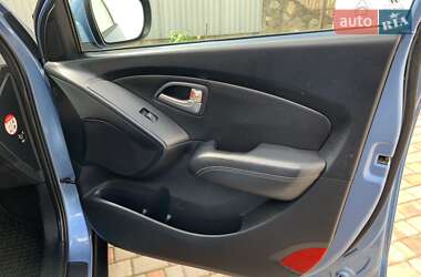 Позашляховик / Кросовер Hyundai ix35 2012 в 