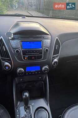 Внедорожник / Кроссовер Hyundai ix35 2011 в 