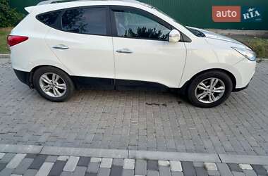 Внедорожник / Кроссовер Hyundai ix35 2011 в 