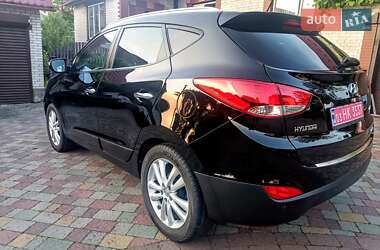 Внедорожник / Кроссовер Hyundai ix35 2013 в 