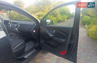 Внедорожник / Кроссовер Hyundai ix35 2013 в 