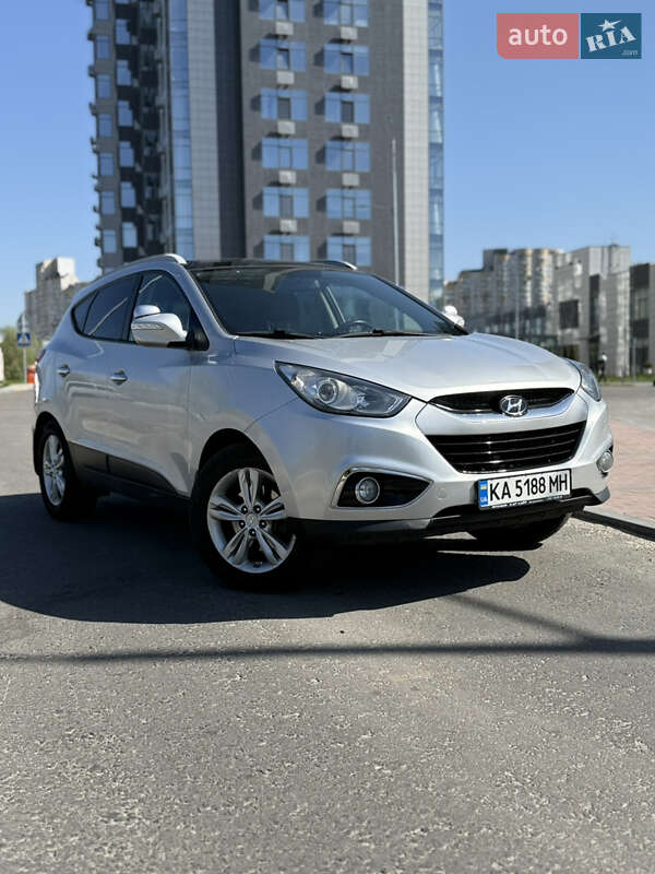 Позашляховик / Кросовер Hyundai ix35 2011 в 