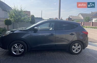 Внедорожник / Кроссовер Hyundai ix35 2010 в 