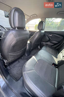 Внедорожник / Кроссовер Hyundai ix35 2010 в 