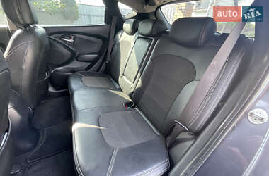 Внедорожник / Кроссовер Hyundai ix35 2010 в 
