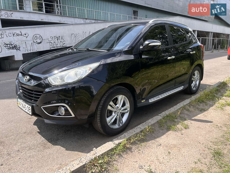 Внедорожник / Кроссовер Hyundai ix35 2012 в 