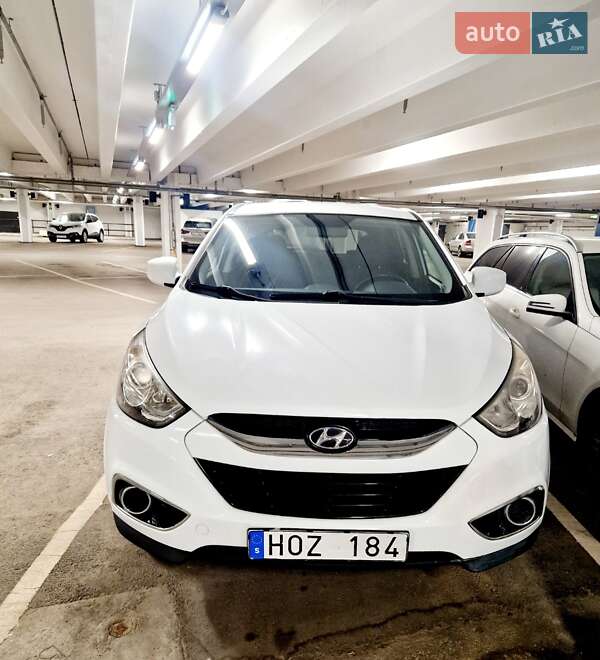 Внедорожник / Кроссовер Hyundai ix35 2011 в Чернигове