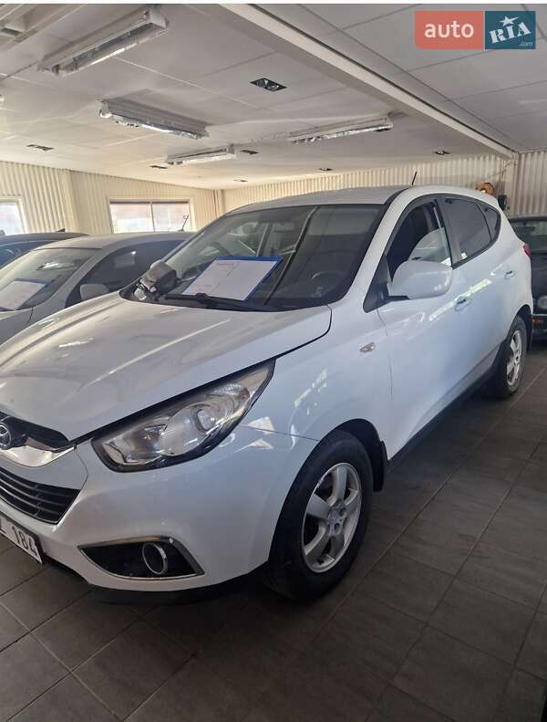 Внедорожник / Кроссовер Hyundai ix35 2011 в Чернигове