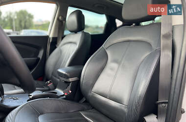 Внедорожник / Кроссовер Hyundai ix35 2012 в 