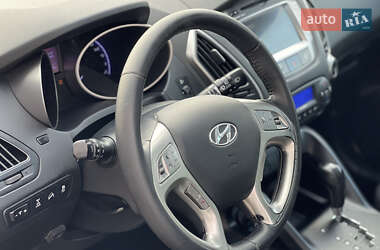 Внедорожник / Кроссовер Hyundai ix35 2012 в 