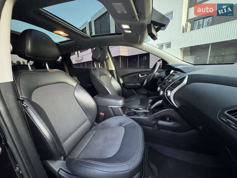 Позашляховик / Кросовер Hyundai ix35 2010 в Кам'янському