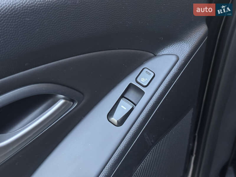 Позашляховик / Кросовер Hyundai ix35 2010 в Кам'янському