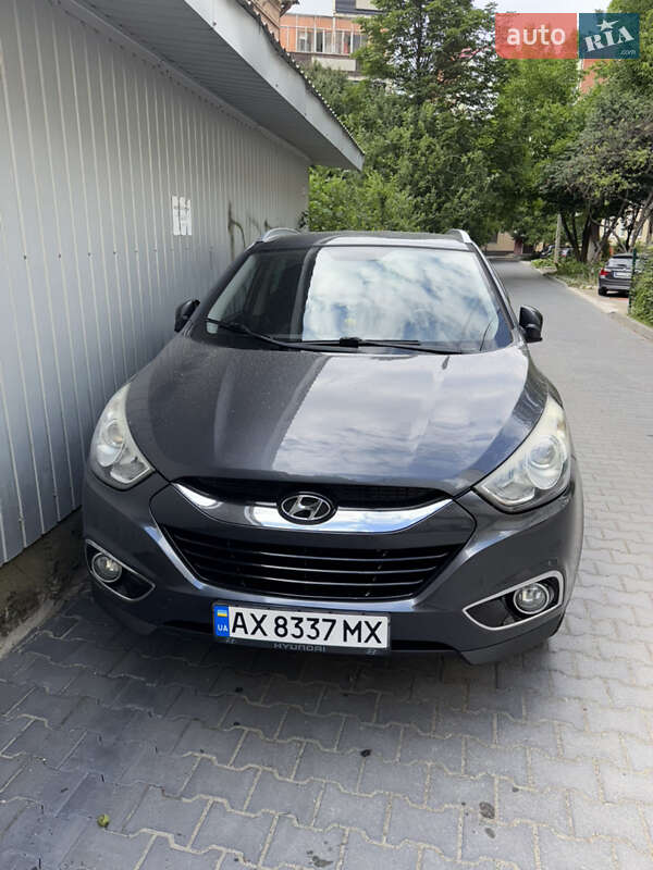 Позашляховик / Кросовер Hyundai ix35 2010 в Харкові
